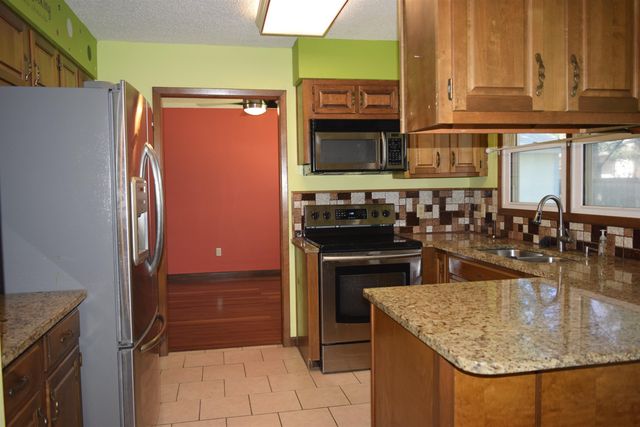 1933 N Reca, Wichita, KS 67212