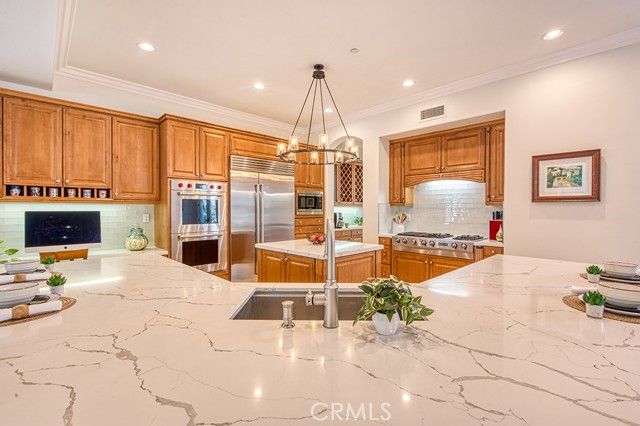 2 Rosana, Laguna Hills, CA 92679