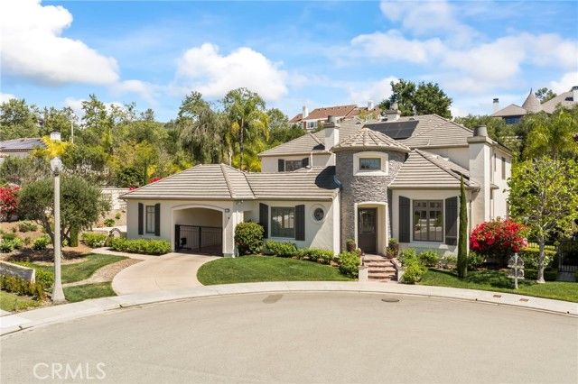 2 Rosana, Laguna Hills, CA 92679