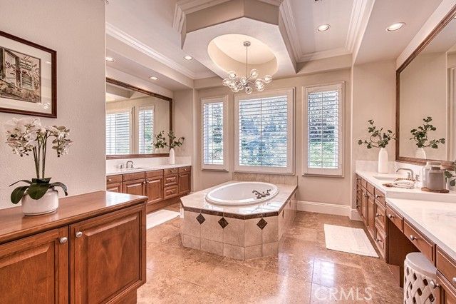 2 Rosana, Laguna Hills, CA 92679