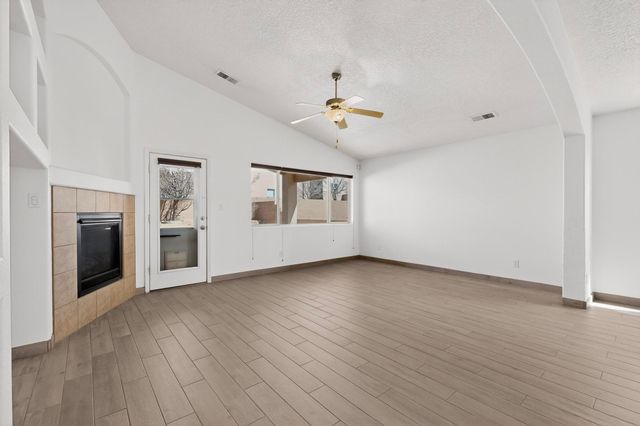 2558 Cerro Parrido Road SE, Albuquerque, NM 87124