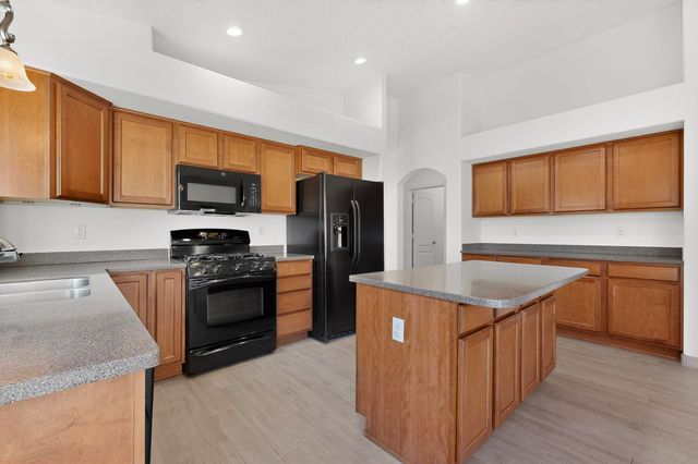 2558 Cerro Parrido Road SE, Albuquerque, NM 87124