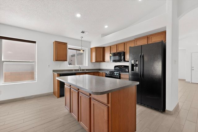 2558 Cerro Parrido Road SE, Albuquerque, NM 87124