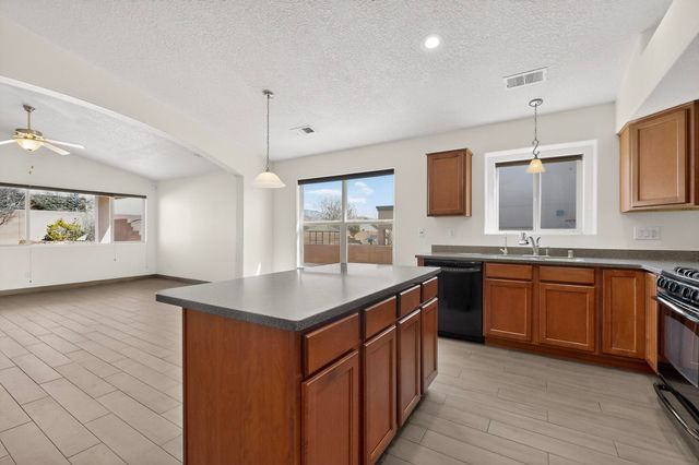 2558 Cerro Parrido Road SE, Albuquerque, NM 87124