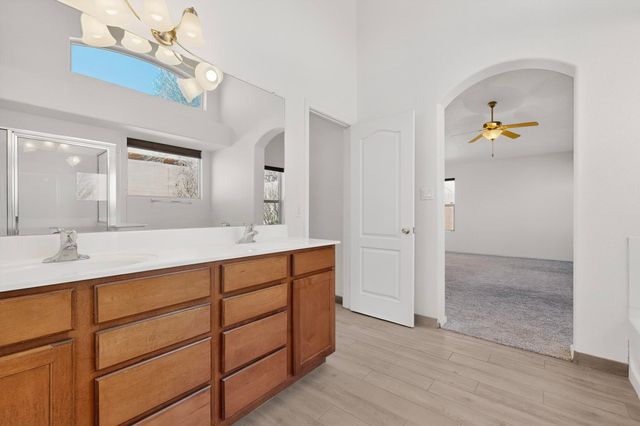 2558 Cerro Parrido Road SE, Albuquerque, NM 87124