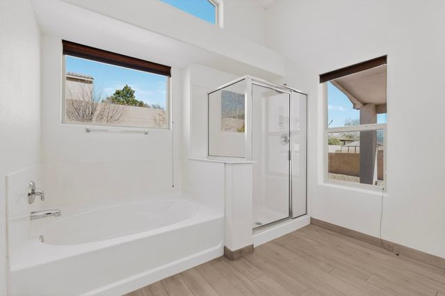 2558 Cerro Parrido Road SE, Albuquerque, NM 87124