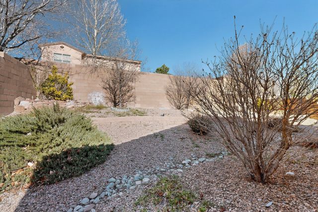 2558 Cerro Parrido Road SE, Albuquerque, NM 87124