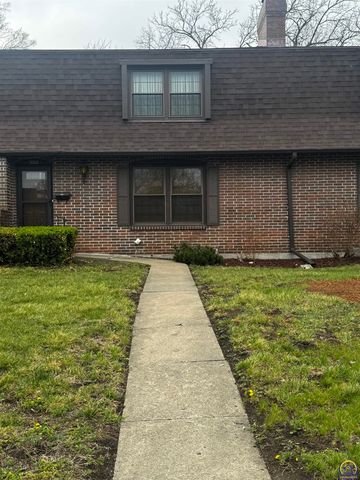 5002 SW 28th ST, Topeka, KS 66614
