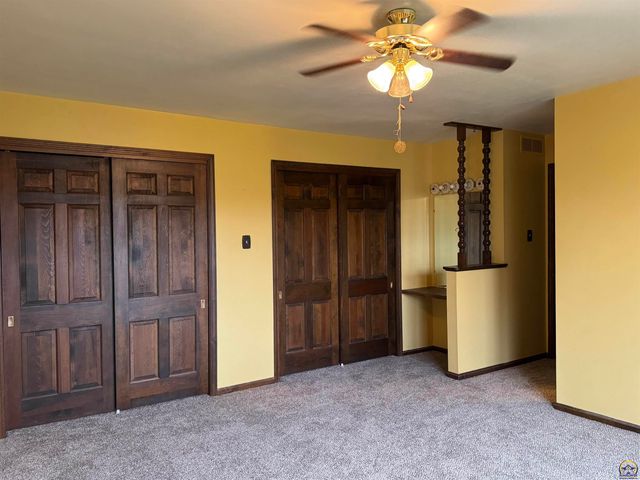 5002 SW 28th ST, Topeka, KS 66614