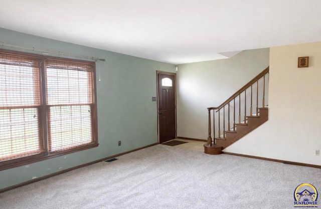 5002 SW 28th ST, Topeka, KS 66614