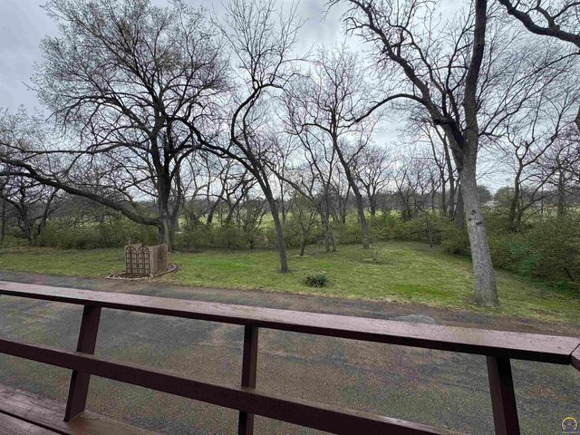 5002 SW 28th ST, Topeka, KS 66614