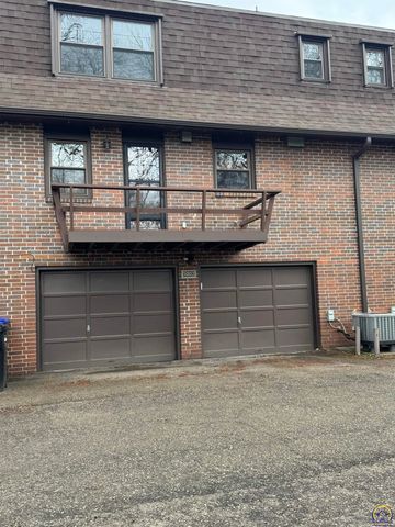 5002 SW 28th ST, Topeka, KS 66614