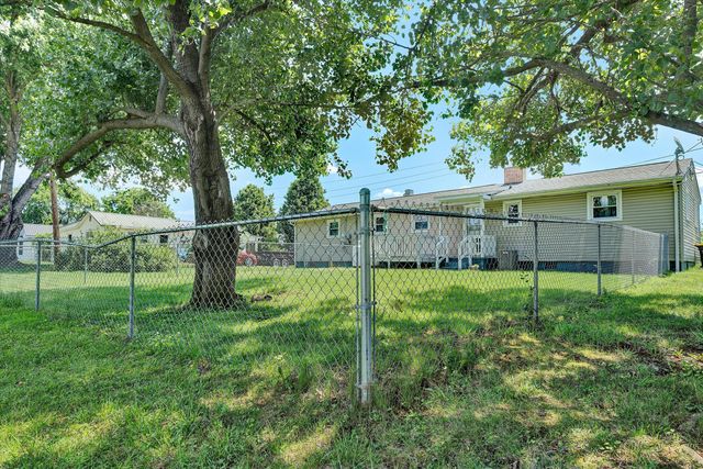 690 SCUFFLING HILL RD, Rocky Mount, VA 24151