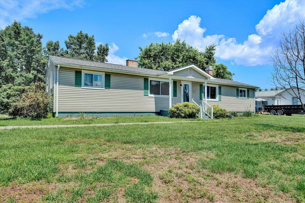 690 SCUFFLING HILL RD, Rocky Mount, VA 24151
