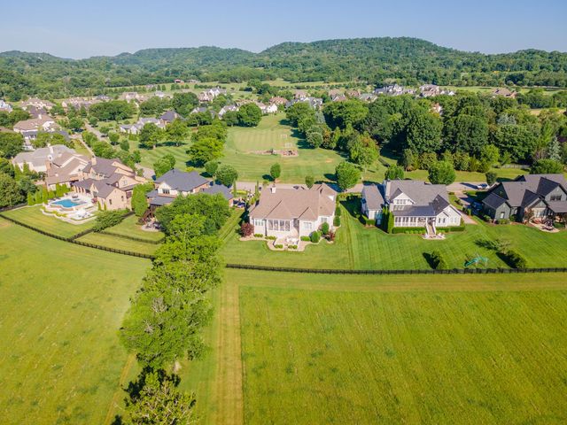 5206 Wildings Blvd, College Grove, TN 37046