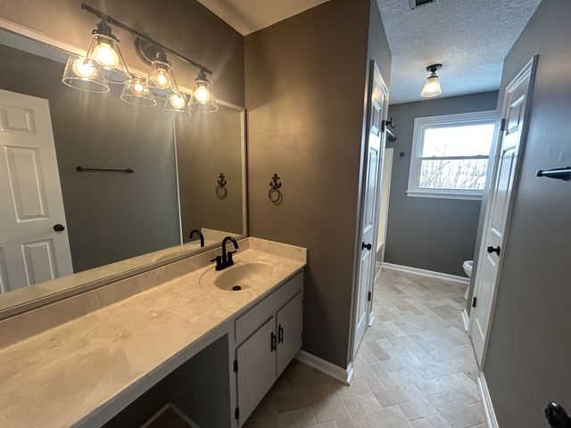 3423 Minor Dr, Clarksville, TN 37042