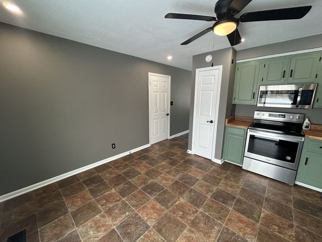 3423 Minor Dr, Clarksville, TN 37042