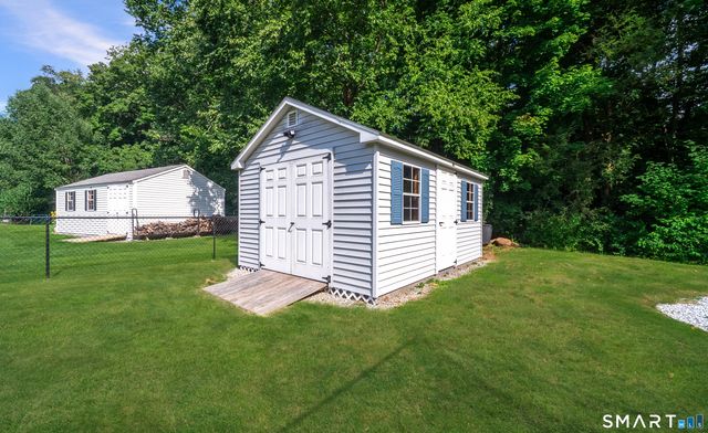 186 Greenbriar Road, Meriden, CT 06450