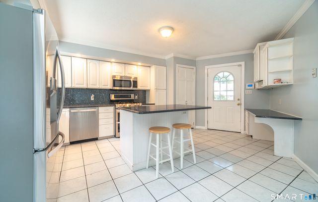 186 Greenbriar Road, Meriden, CT 06450