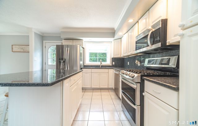 186 Greenbriar Road, Meriden, CT 06450