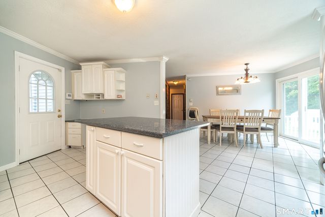 186 Greenbriar Road, Meriden, CT 06450