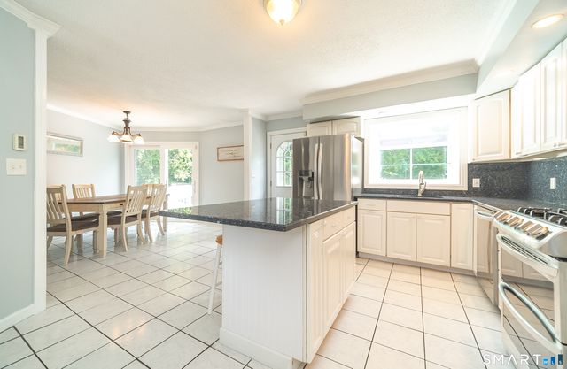 186 Greenbriar Road, Meriden, CT 06450