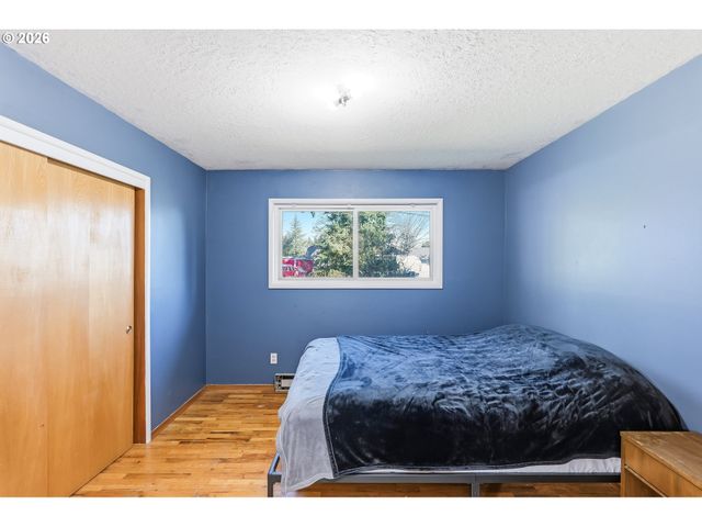 700 Ne DONELSON Rd, Hillsboro, OR 97124