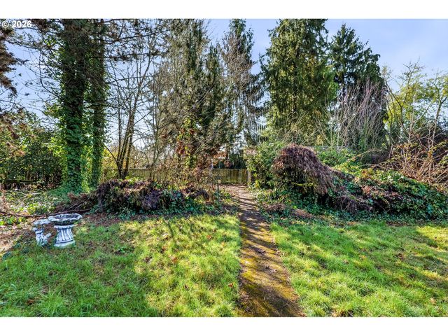 700 Ne DONELSON Rd, Hillsboro, OR 97124