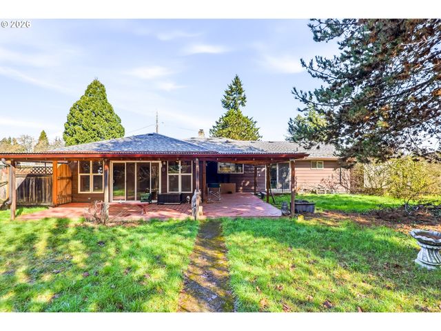 700 Ne DONELSON Rd, Hillsboro, OR 97124