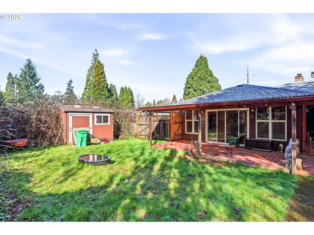 700 Ne DONELSON Rd, Hillsboro, OR 97124