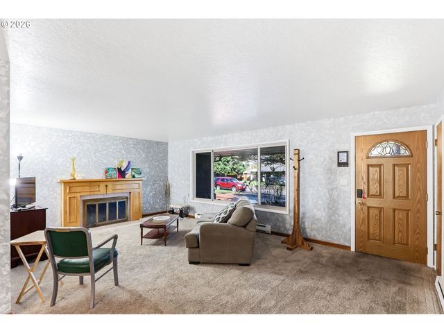 700 Ne DONELSON Rd, Hillsboro, OR 97124