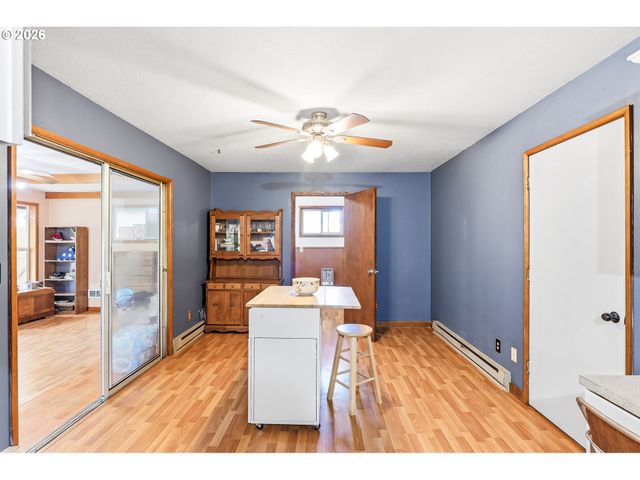 700 Ne DONELSON Rd, Hillsboro, OR 97124