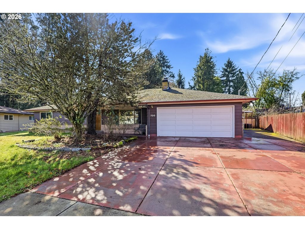 700 Ne DONELSON Rd, Hillsboro, OR 97124