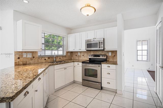 14340 SW 90th St 0, Miami, FL 33186