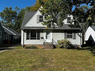 7230 Greenleaf Avenue, Parma, OH 44130