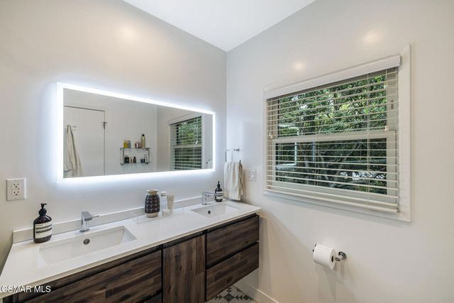 1303 Oak Hill Place, South Pasadena, CA 91030