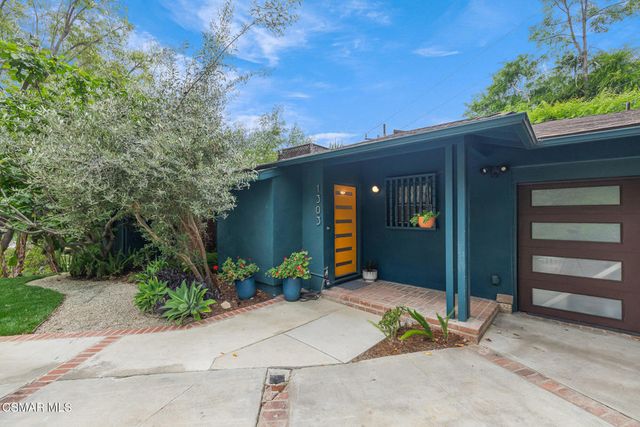 1303 Oak Hill Place, South Pasadena, CA 91030