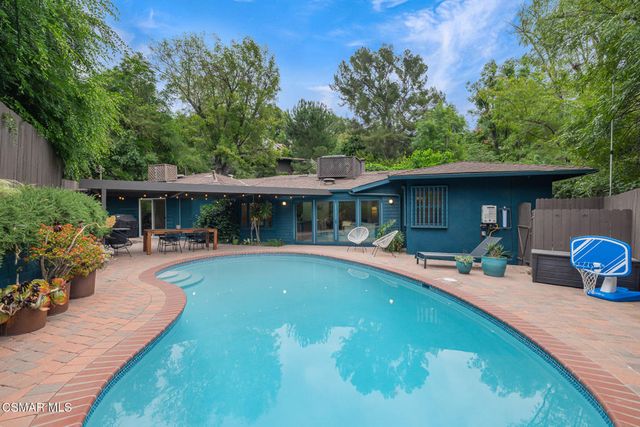 1303 Oak Hill Place, South Pasadena, CA 91030
