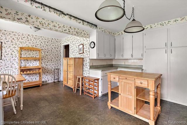 14700 Fox, Redford, MI 48239