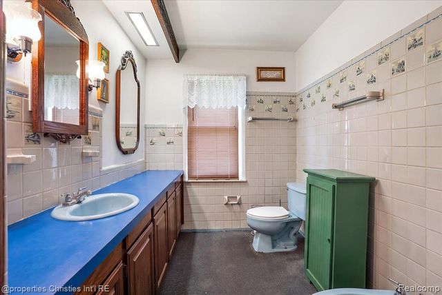 14700 Fox, Redford, MI 48239