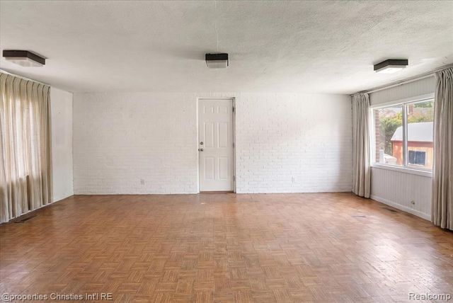 14700 Fox, Redford, MI 48239