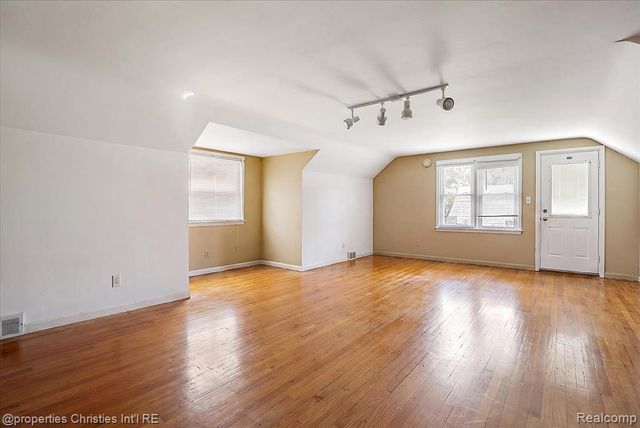 14700 Fox, Redford, MI 48239