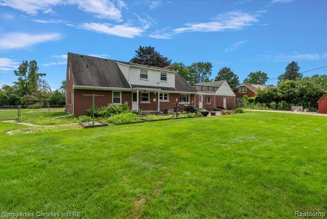 14700 Fox, Redford, MI 48239