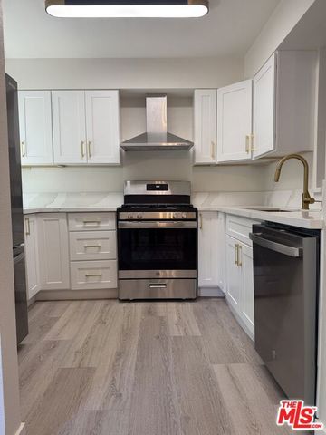 432 N Kenwood Street 214, Glendale, CA 91206