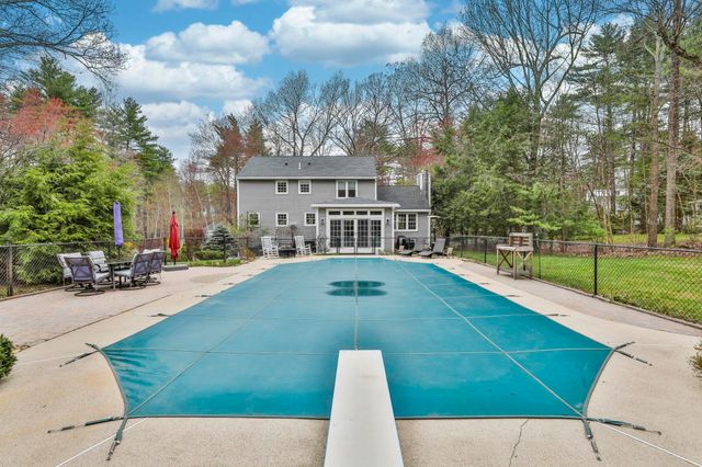 7 Drake Lane, Derry, NH 03038