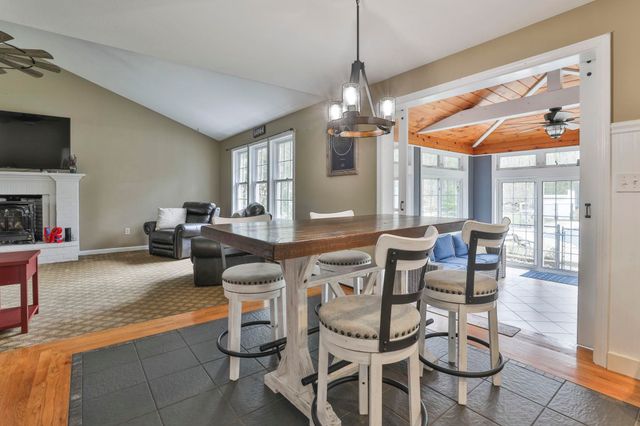 7 Drake Lane, Derry, NH 03038