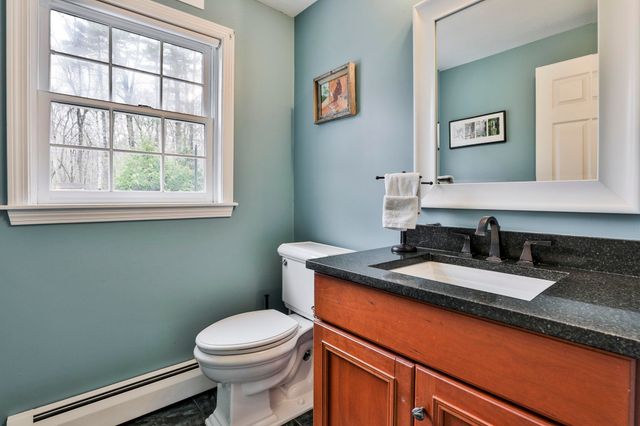 7 Drake Lane, Derry, NH 03038