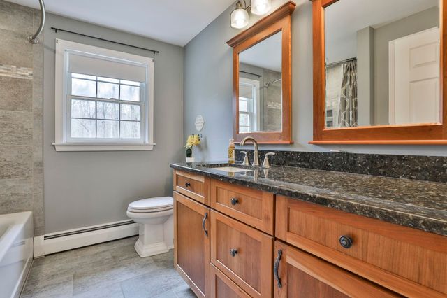 7 Drake Lane, Derry, NH 03038