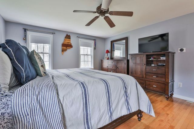 7 Drake Lane, Derry, NH 03038