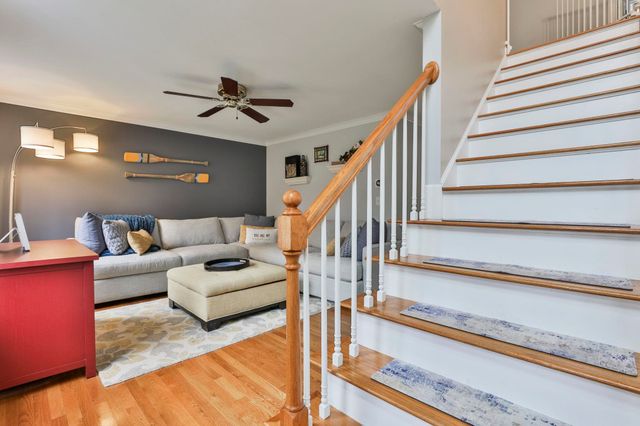 7 Drake Lane, Derry, NH 03038